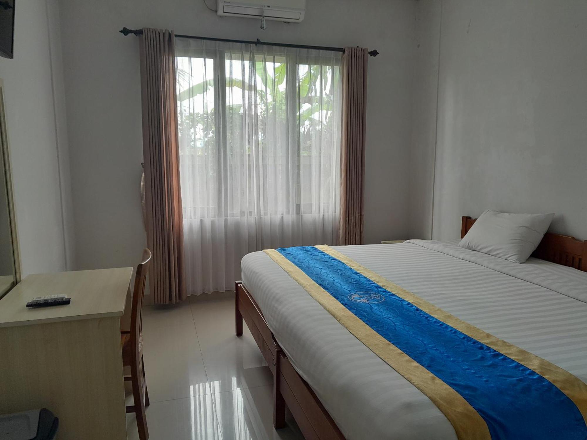 Hotel Dhyana Pura Kapal Exteriör bild