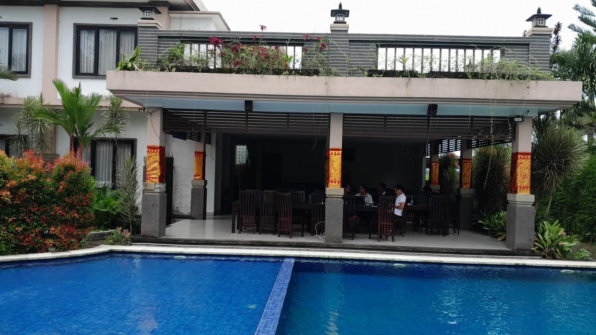 Hotel Dhyana Pura Kapal Exteriör bild