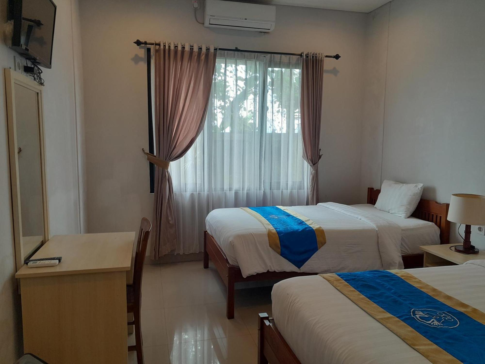 Hotel Dhyana Pura Kapal Exteriör bild