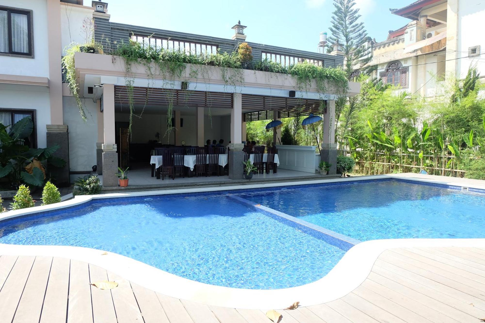 Hotel Dhyana Pura Kapal Exteriör bild
